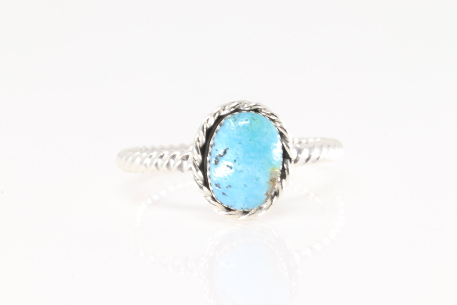 Native America Navajo Sterling Silver Turquoise Ring By Aaron Begay.: This is a Native America Navajo Sterling Silver Turquoise Ring By Aaron Begay. Ring size: 9.00.