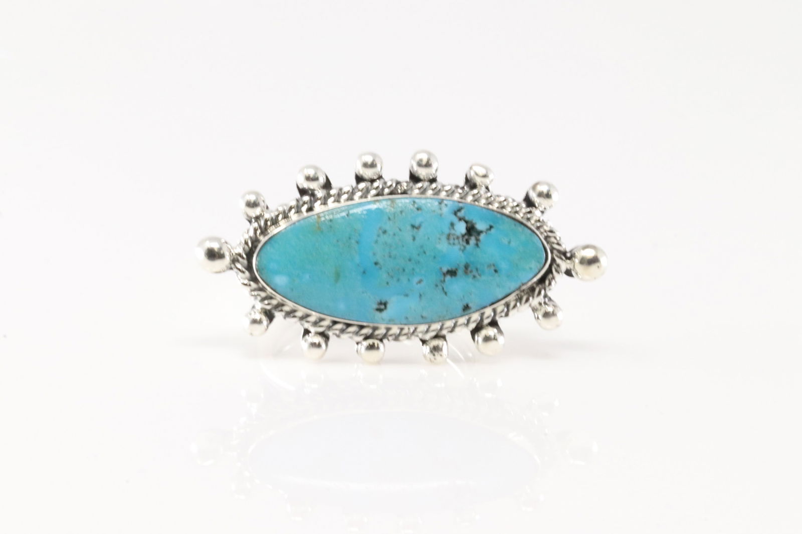 Native America Navajo Sterling Silver Turquoise Ring By Mike Smith.: This is a Native America Navajo Sterling Silver Turquoise Ring By Mike Smith. Ring size: 6.00.