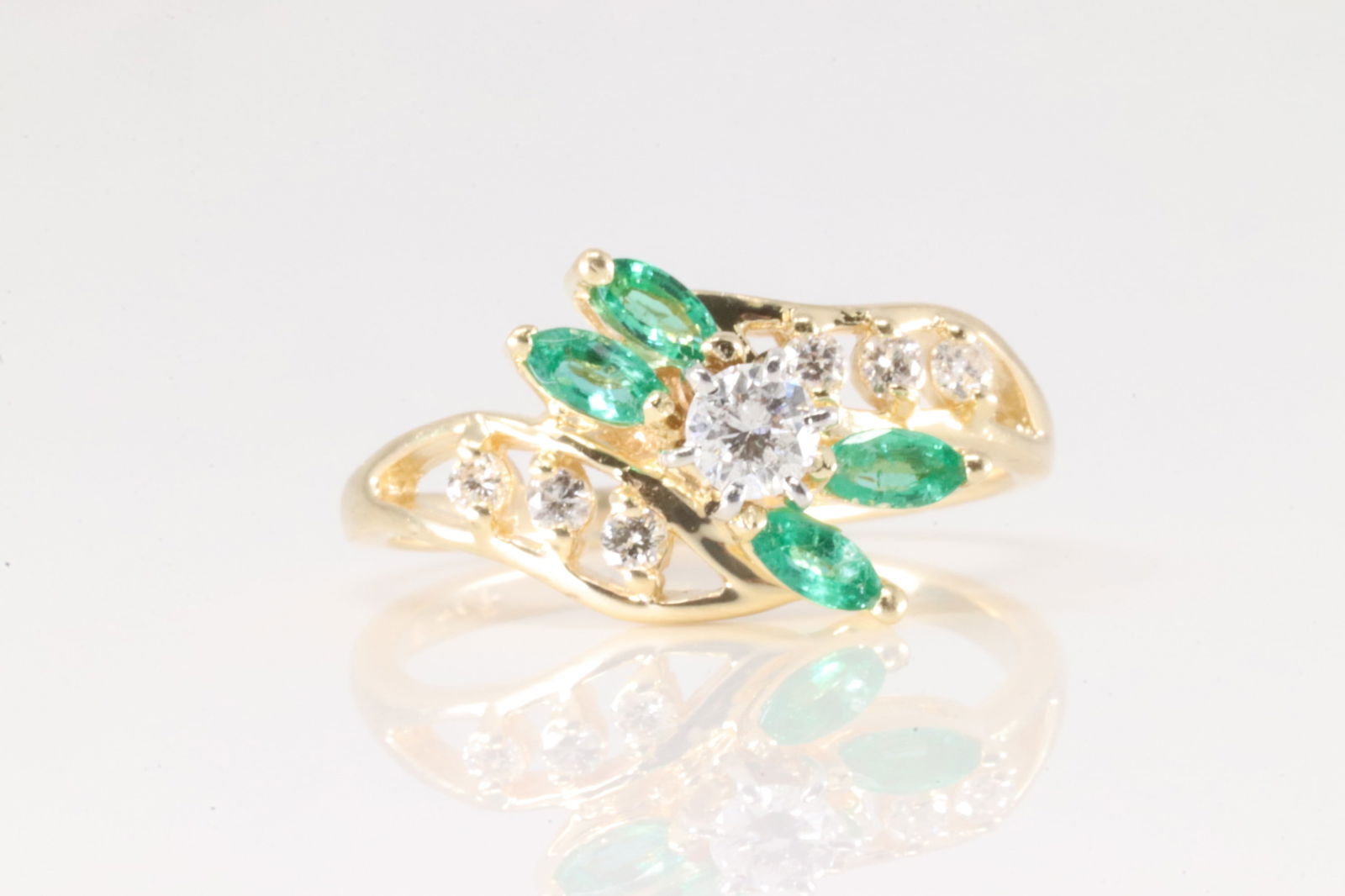 Emerald & Diamond Ring 14Kt. (1 of 4)