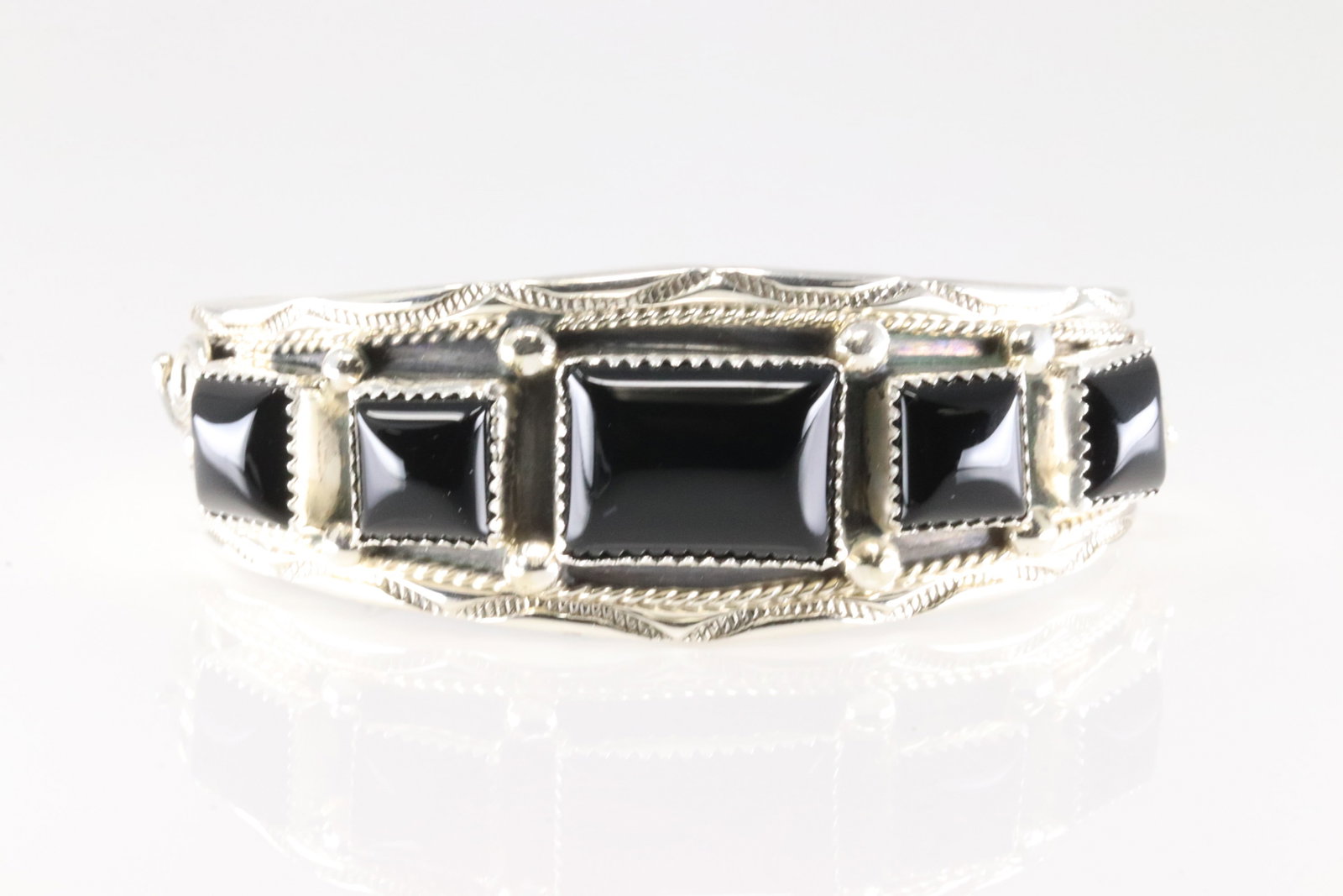 Native America Navajo Sterling Silver Black Onyx Bracelet Cuff By Darrell Morgan.: This is a Native America Navajo Sterling Silver Black Onyx Bracelet Cuff By Darrell Morgan.