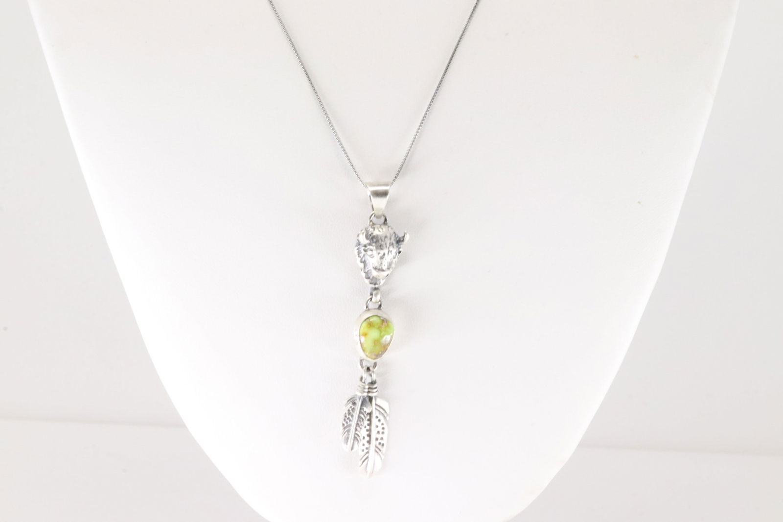 Native American Navajo Sterling Silver Palomino Buffalo Head Pendant with A 925 Necklace. (1 of 4)