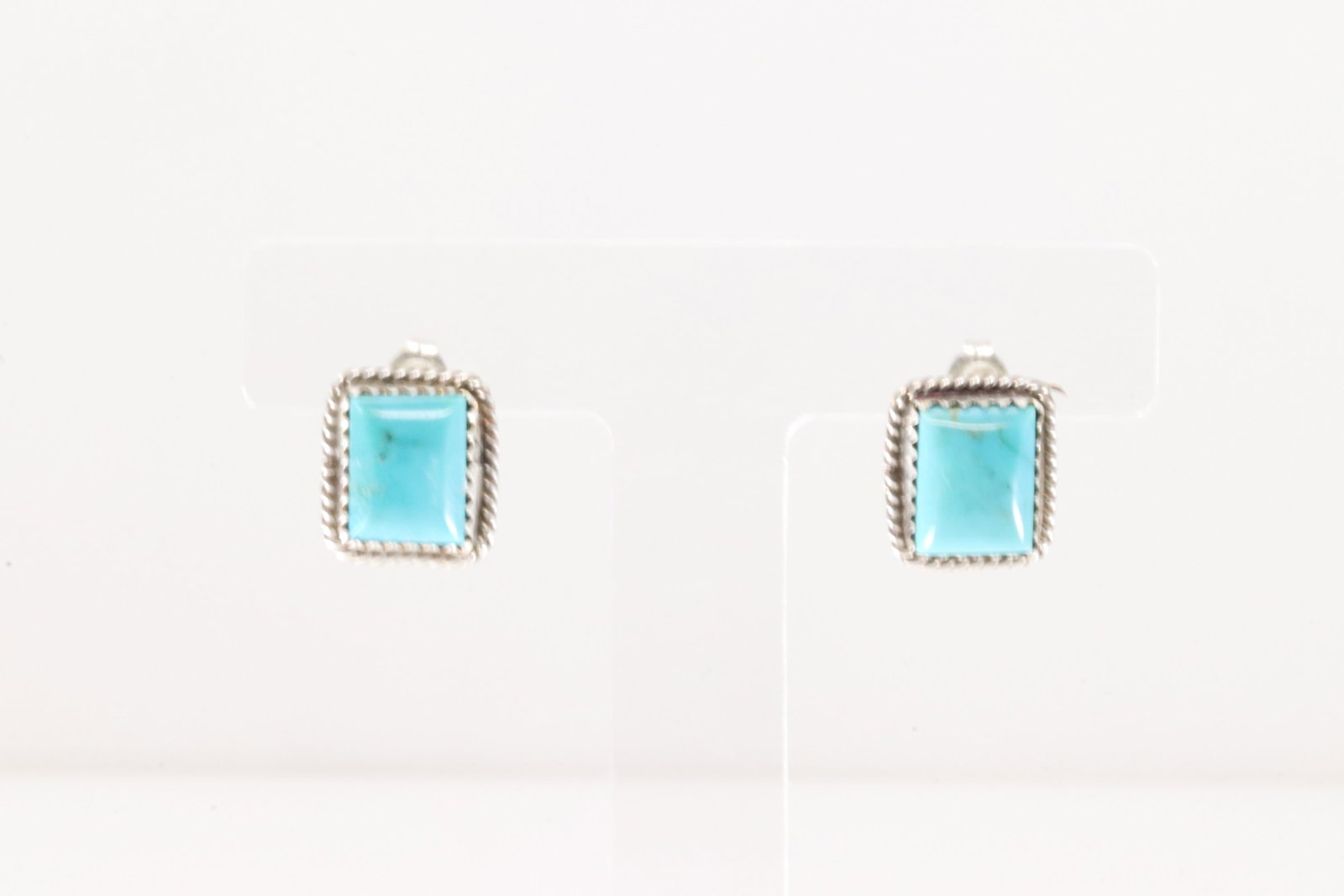 Native America Navajo Sterling Silver Kingman Turquoise Post Earring's By Theresa Smith.: This is a Native America Navajo Sterling Silver Kingman Turquoise Post Earring's By Theresa Smith.