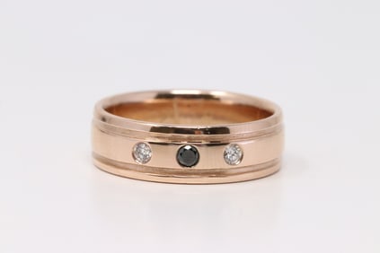 14Kt Rose Gold Diamond Ring.