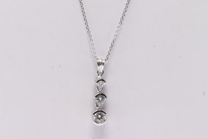 Diamond Pendant / Necklace 18Kt.
