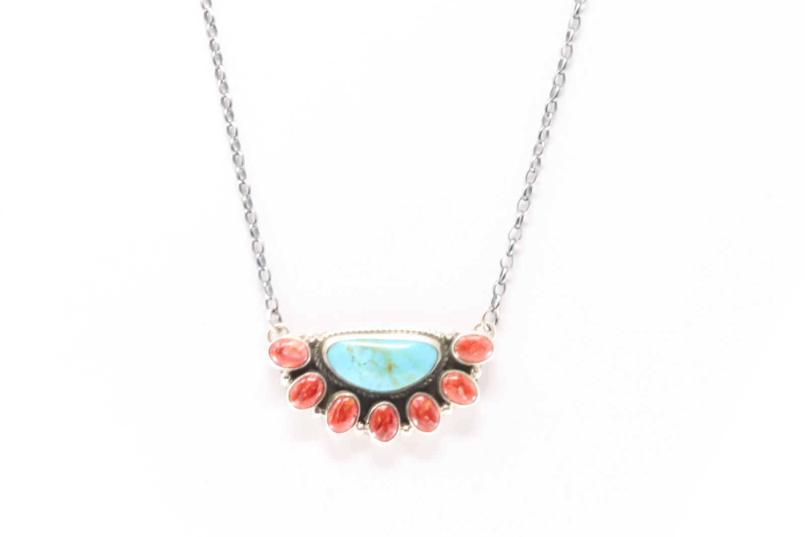 Native America Navajo Sterling Silver Spiny Oyster & Turquoise Necklace By Geraldine James.: This is a Native America Navajo Sterling Silver Spiny Oyster & Turquoise Necklace By Geraldine James. 16.00"