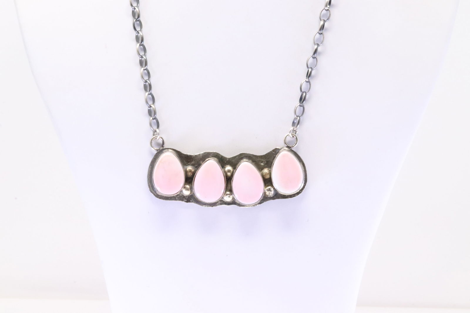 Native American Zuni Sterling Silver Pink Conch Shell Necklace By Jude Candelaria. (1 of 4)