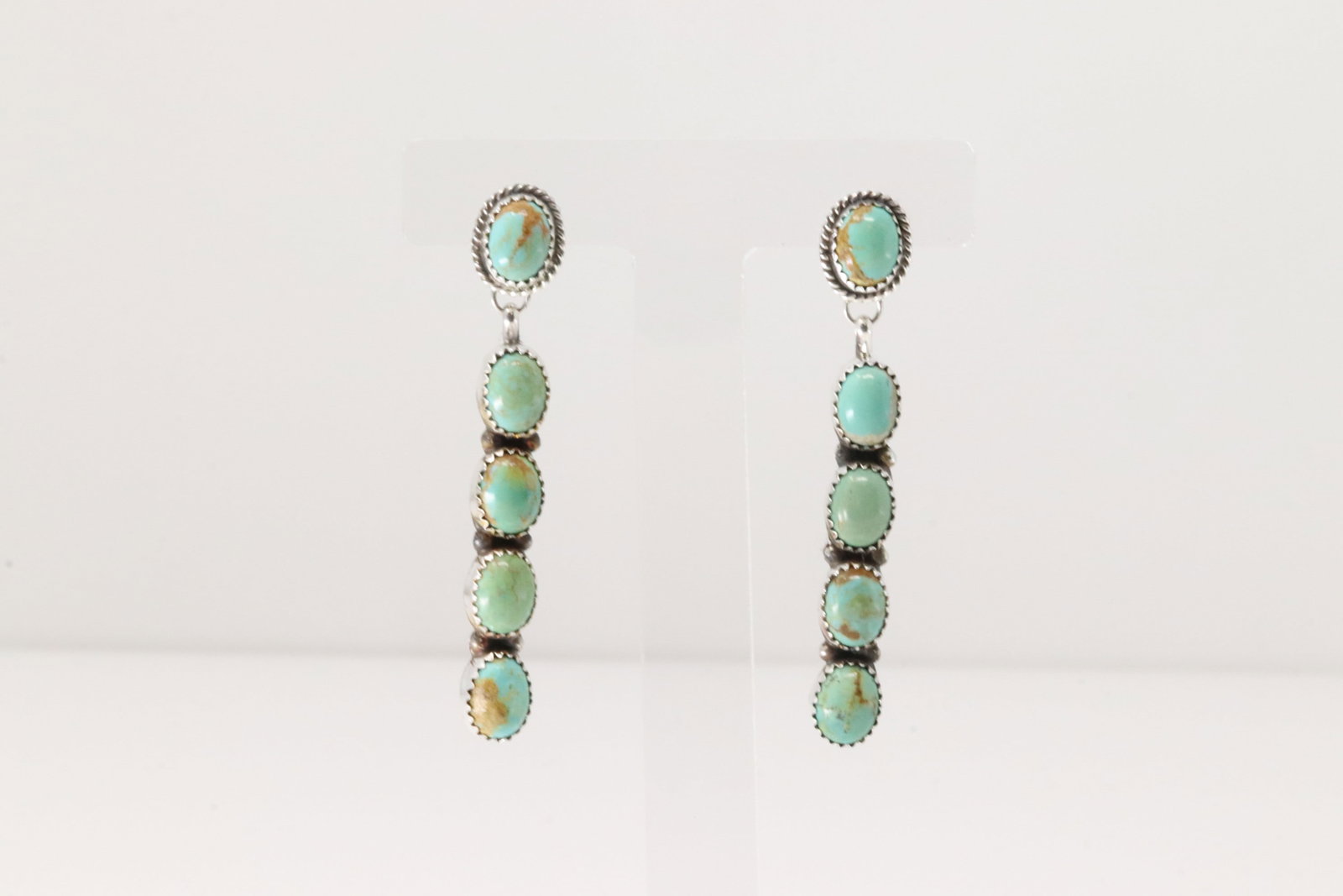 Native America Navajo Sterling Silver Kingman Turquoise Post / Dangling Earring's y Latricia Largo.: This is a Native America Navajo Sterling Silver Kingman Turquoise Post / Dangling Earring's y Latricia Largo.