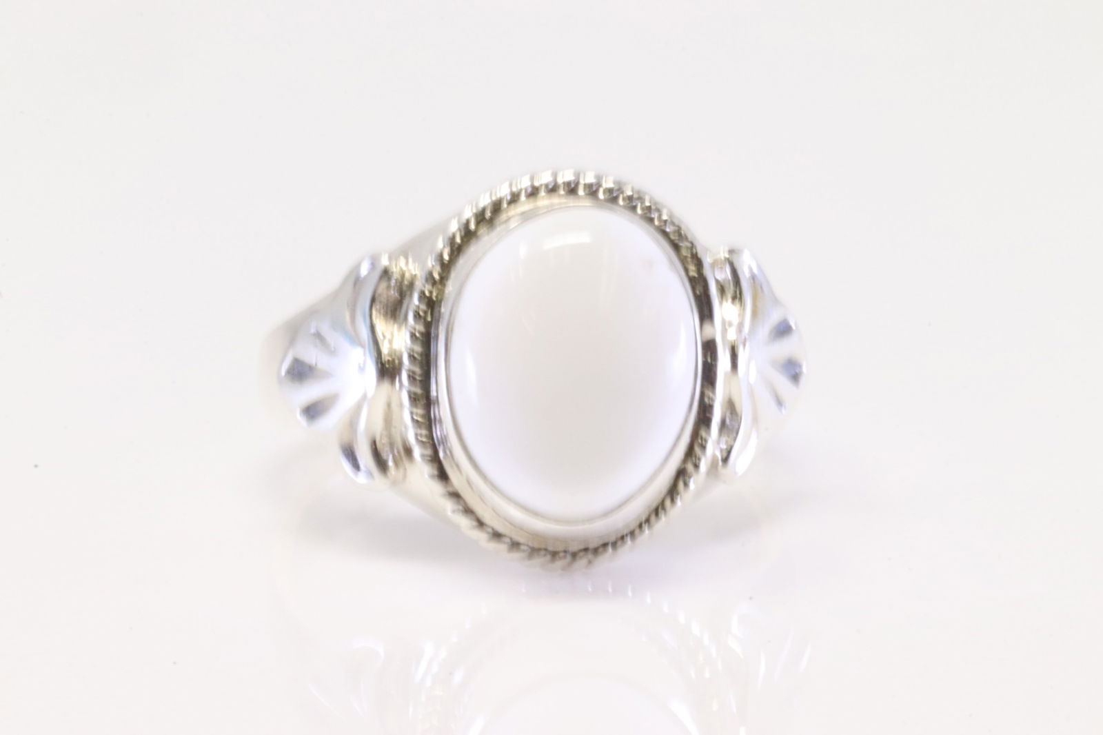 Native America Navajo Sterling Silver White Buffalo Ring By A.T. (1 of 4)