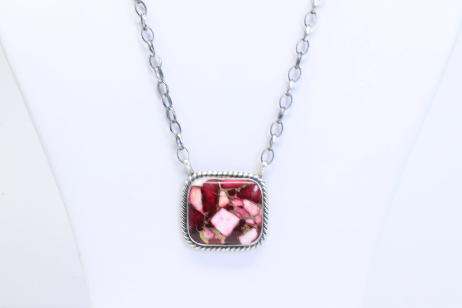 Native America Navajo Sterling Silver Turquoise Compressed Necklace By Alfred Martinez.: This is a Native America Navajo Sterling Silver Turquoise Compressed Necklace By Alfred Martinez. Necklace length: 18.00"