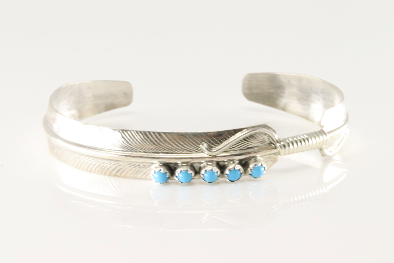 Native America Navajo Sterling Silver Turquoise Feather Bracelet Cuff.: This is a Native America Navajo Sterling Silver Turquoise Feather Bracelet Cuff.