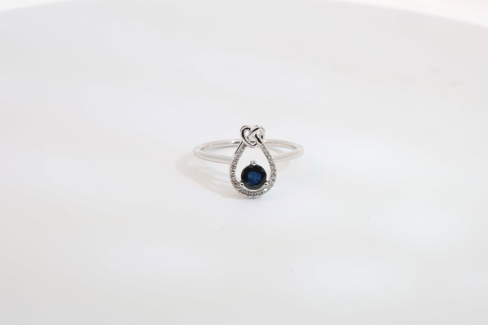 Sapphire & Diamond Ring 10Kt. (1 of 4)