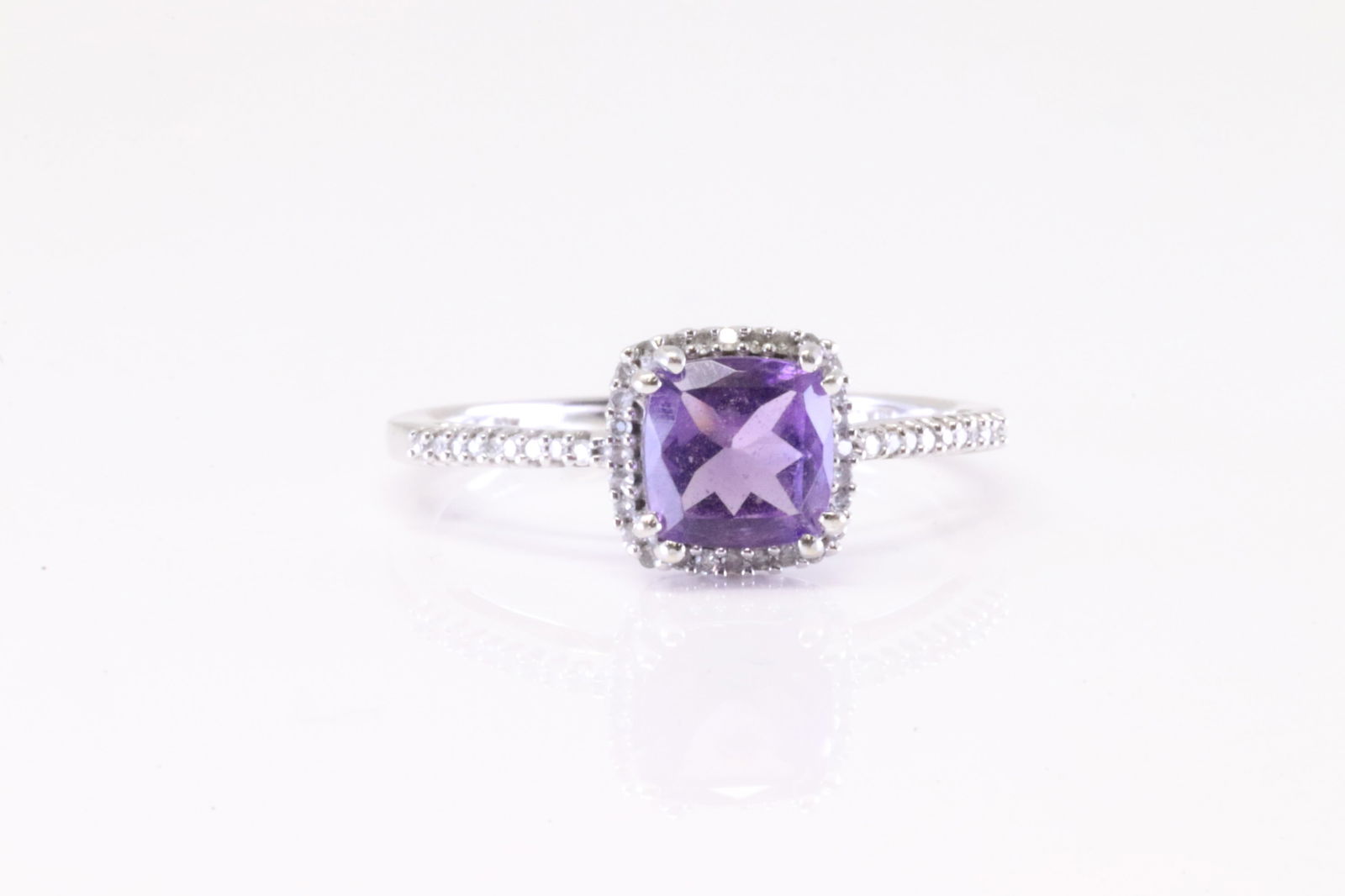 Amethyst & Diamond Ring 10Kt. (1 of 4)