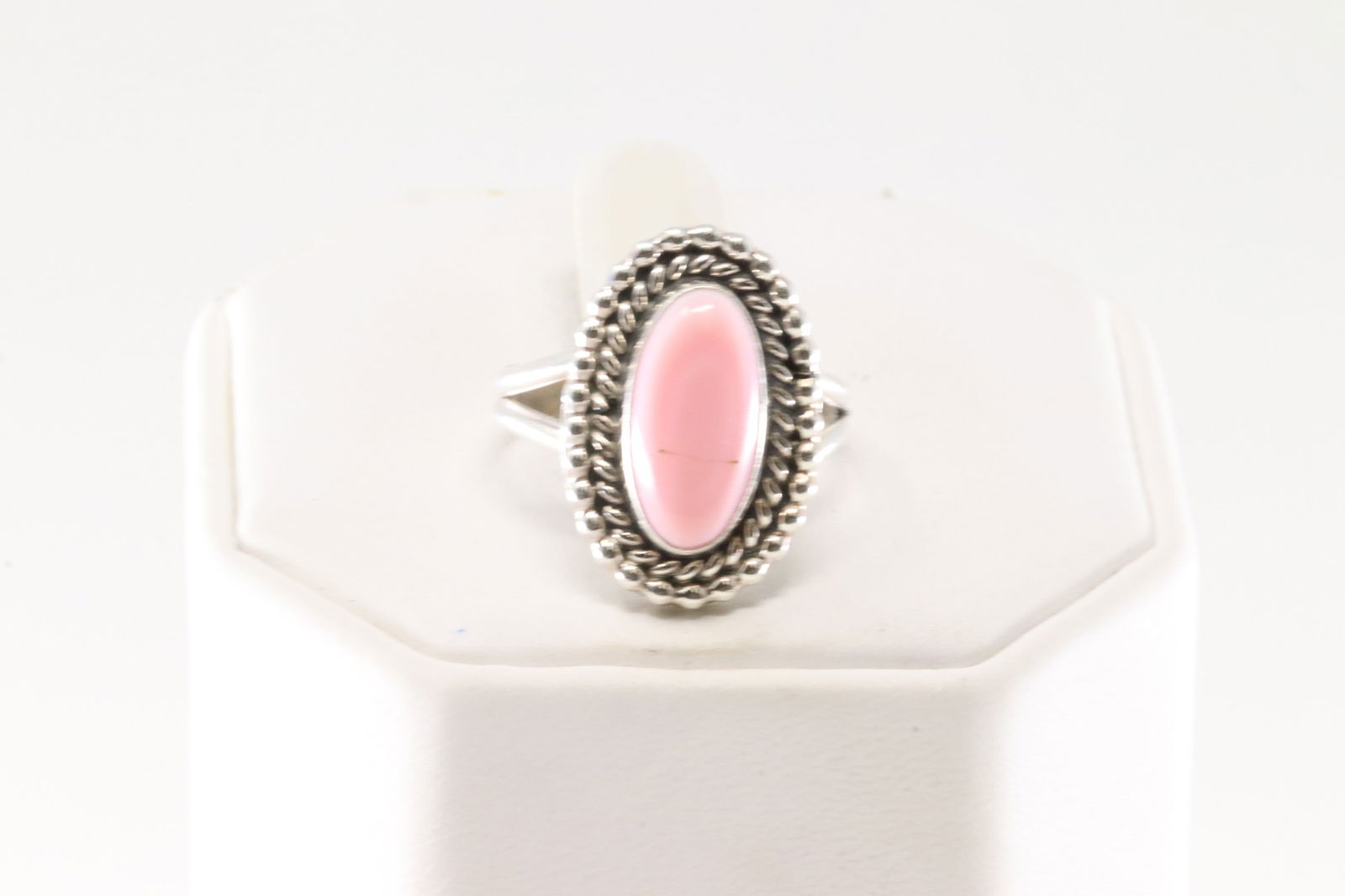 Native America Navajo Sterling Silver Pink Conch Shell Ring By Begay. (1 of 4)