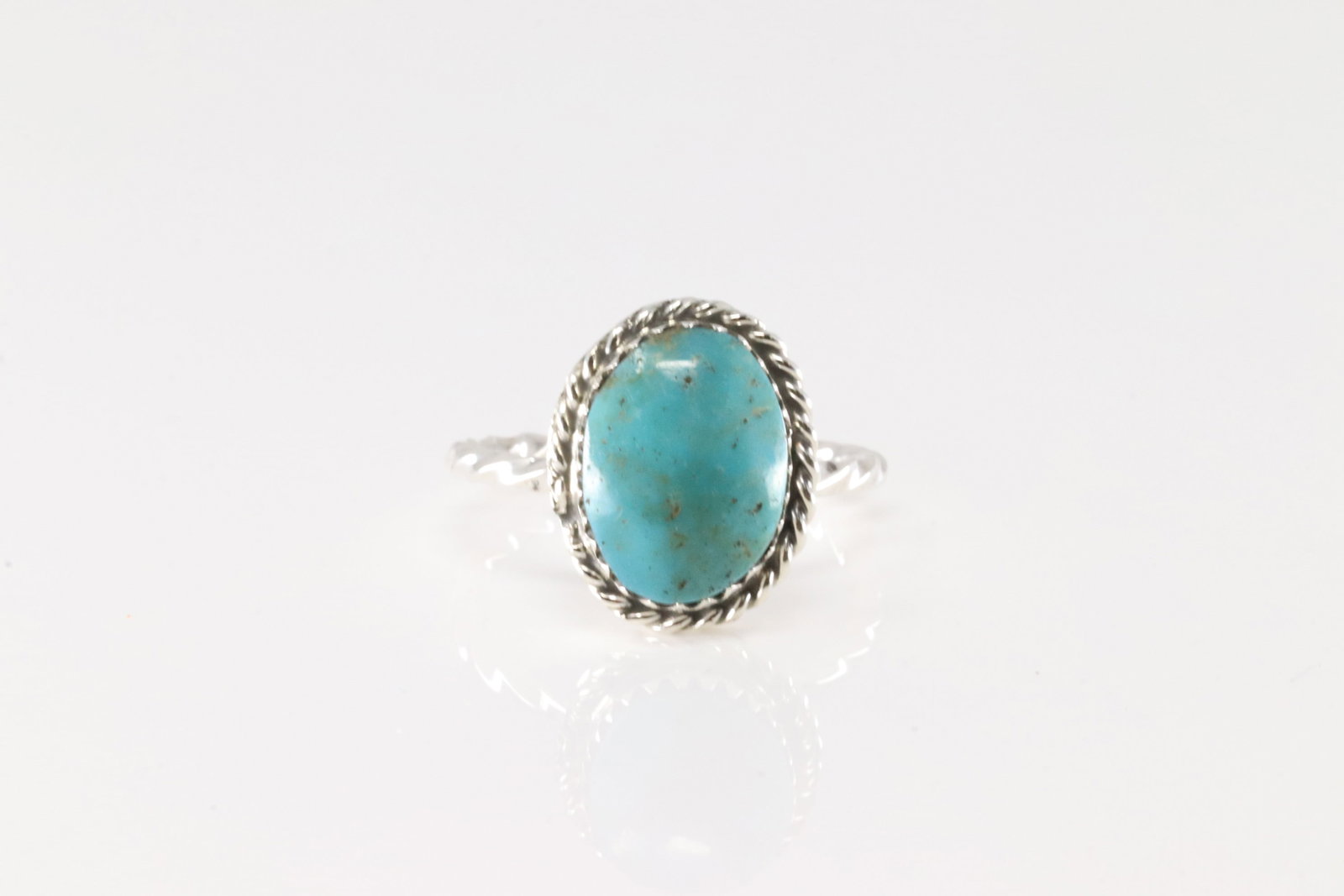 Native America Navajo Sterling Silver Turquoise Ring By Aaron Begay.: This is a Native America Navajo Sterling Silver Turquoise Ring By Aaron Begay. Ring size: 7.00.