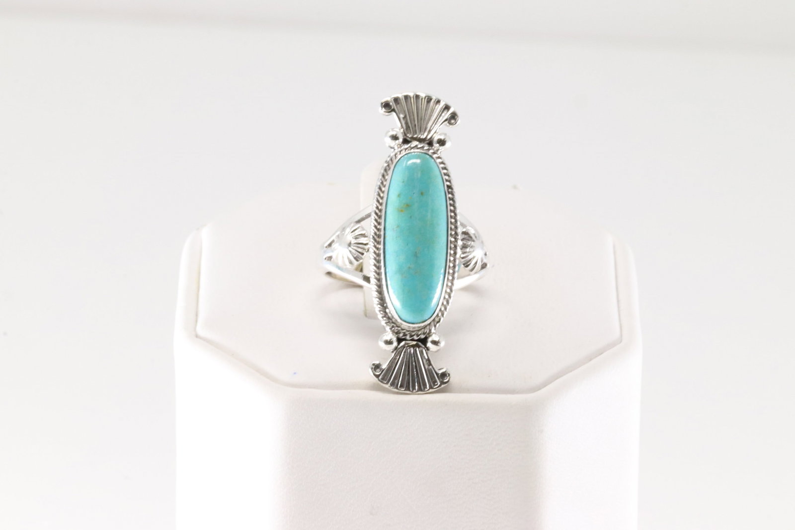 Native America Navajo Sterling Silver Turquoise Ring By Daniel Benally.: This is a Native America Navajo Sterling Silver Turquoise Ring By Daniel Benally. Ring size: 8.00.