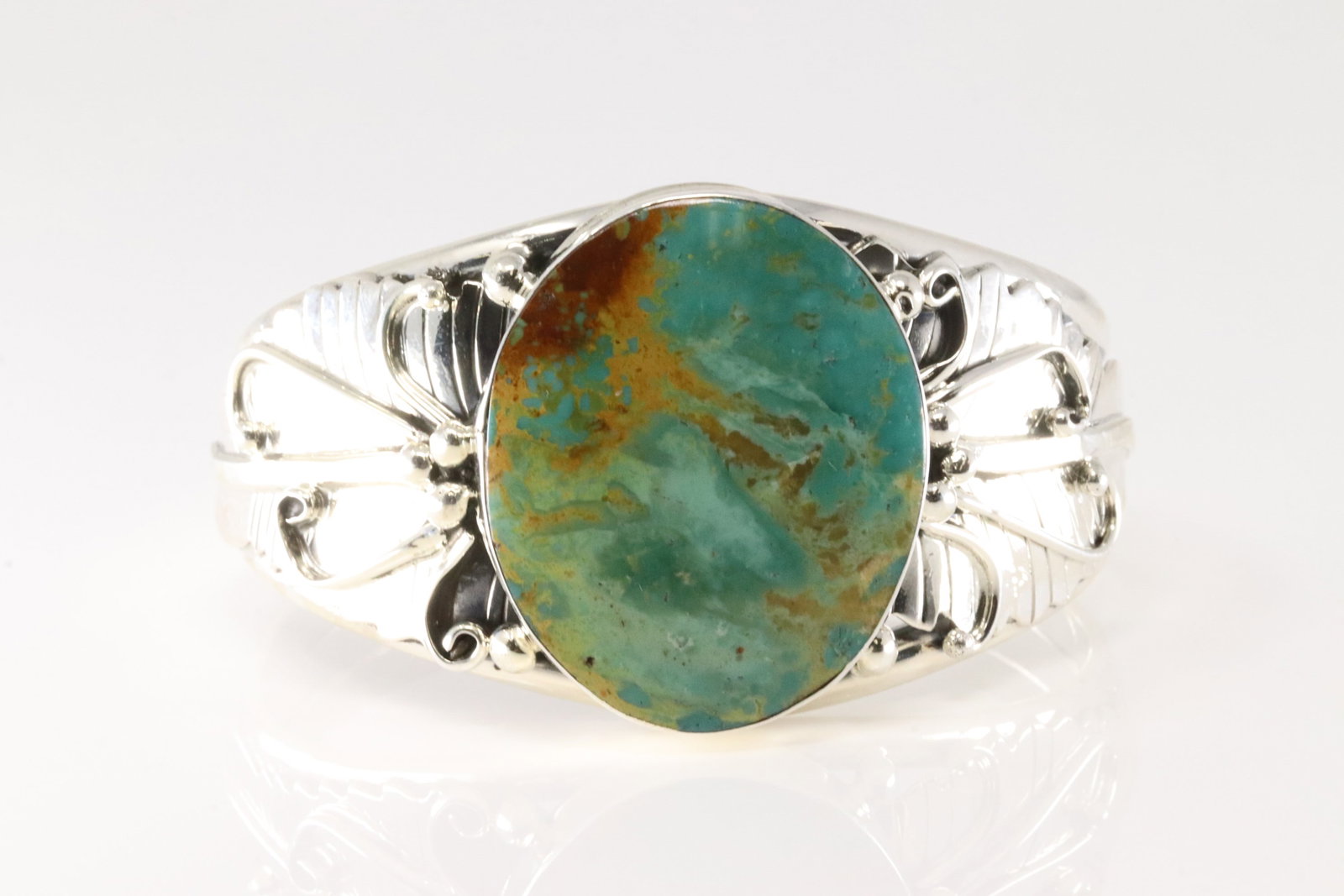 Native America Navajo Sterling Silver Turquoise Bracelet Cuff By Gilbert Smith.: This is a Native America Navajo Sterling Silver Turquoise Bracelet Cuff By Gilbert Smith. Total weight: 57.20 Grams.