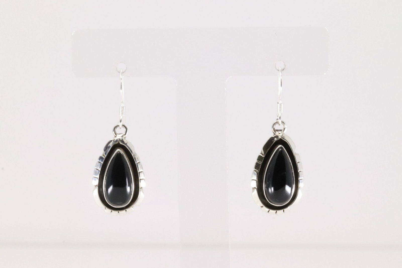 Native America Navajo Sterling Silver Black Onyx Dangling Earring By Amos Begay.: This is a Native America Navajo Sterling Silver Black Onyx Dangling Earring By Amos Begay.