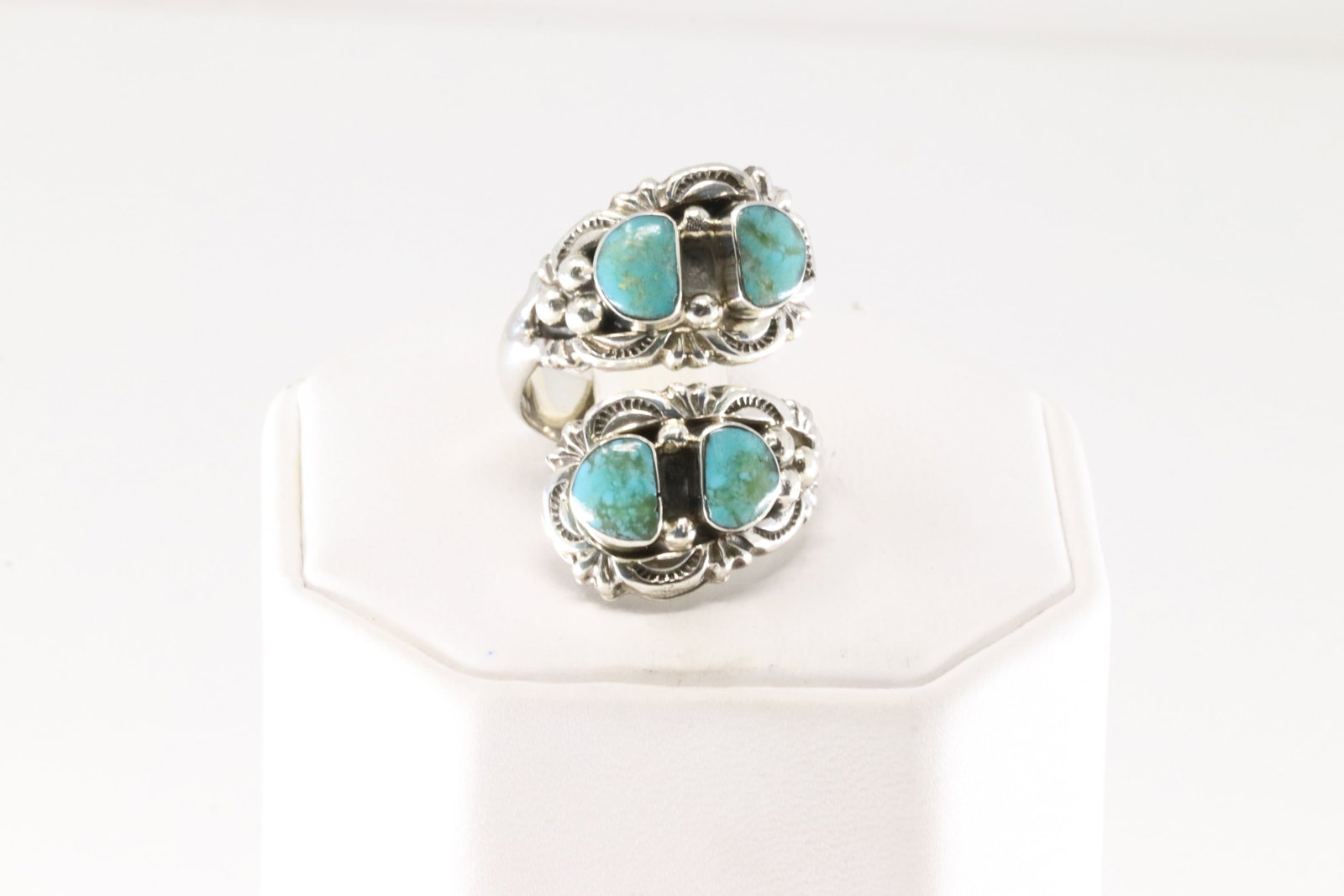 Native America Navajo Sterling Silver Turquoise Ring By Sheena Jack.: This is a Native America Navajo Sterling Silver Turquoise Ring By Sheena Jack. Ring size: 7.00.
