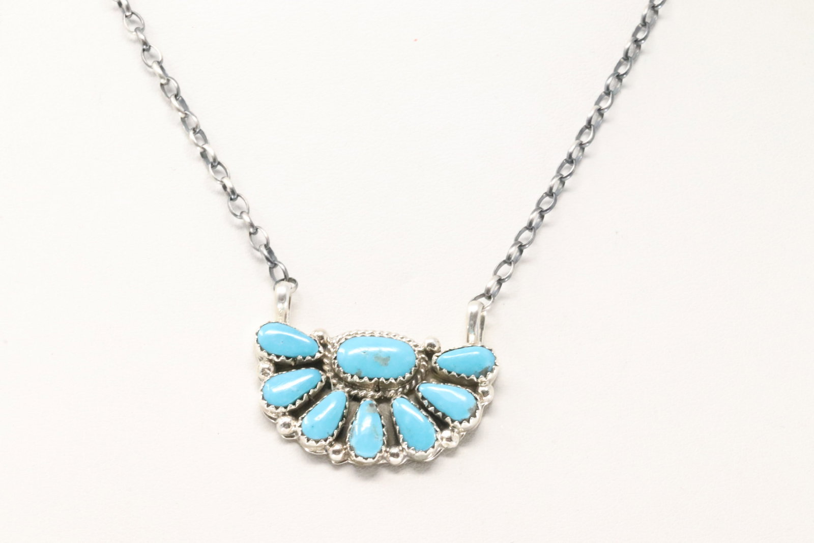 Native America Navajo Sterling Silver Kingman Turquoise Necklace By Alicia Wilson.: This is a Native America Navajo Sterling Silver Kingman Turquoise Necklace By Alicia Wilson. Necklace Length: 16.00"