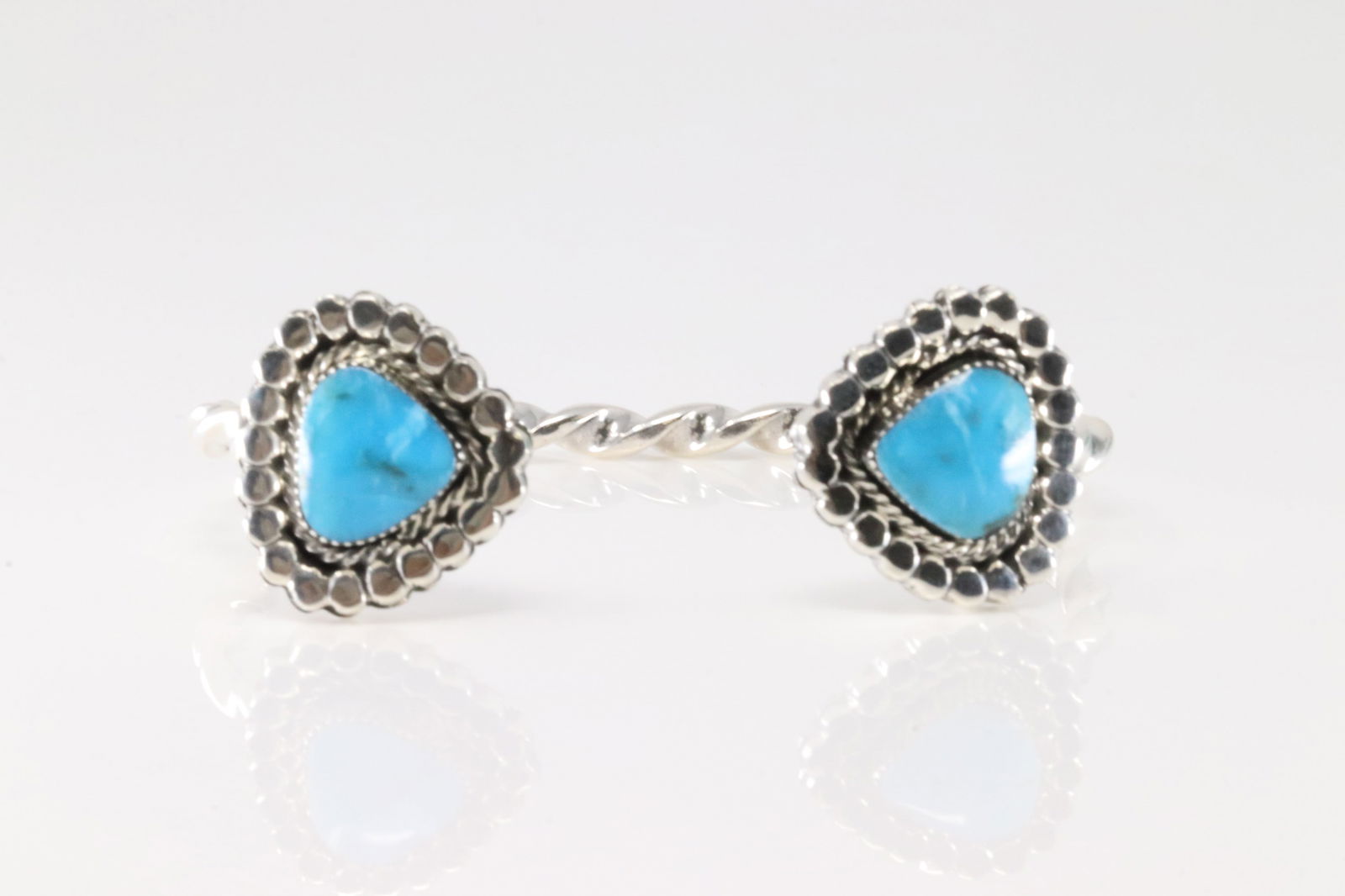 Native America Navajo Sterling Silver Turquoise Bracelet Cuff By Mike Smith.: This is a Native America Navajo Sterling Silver Turquoise Bracelet Cuff By Mike Smith.