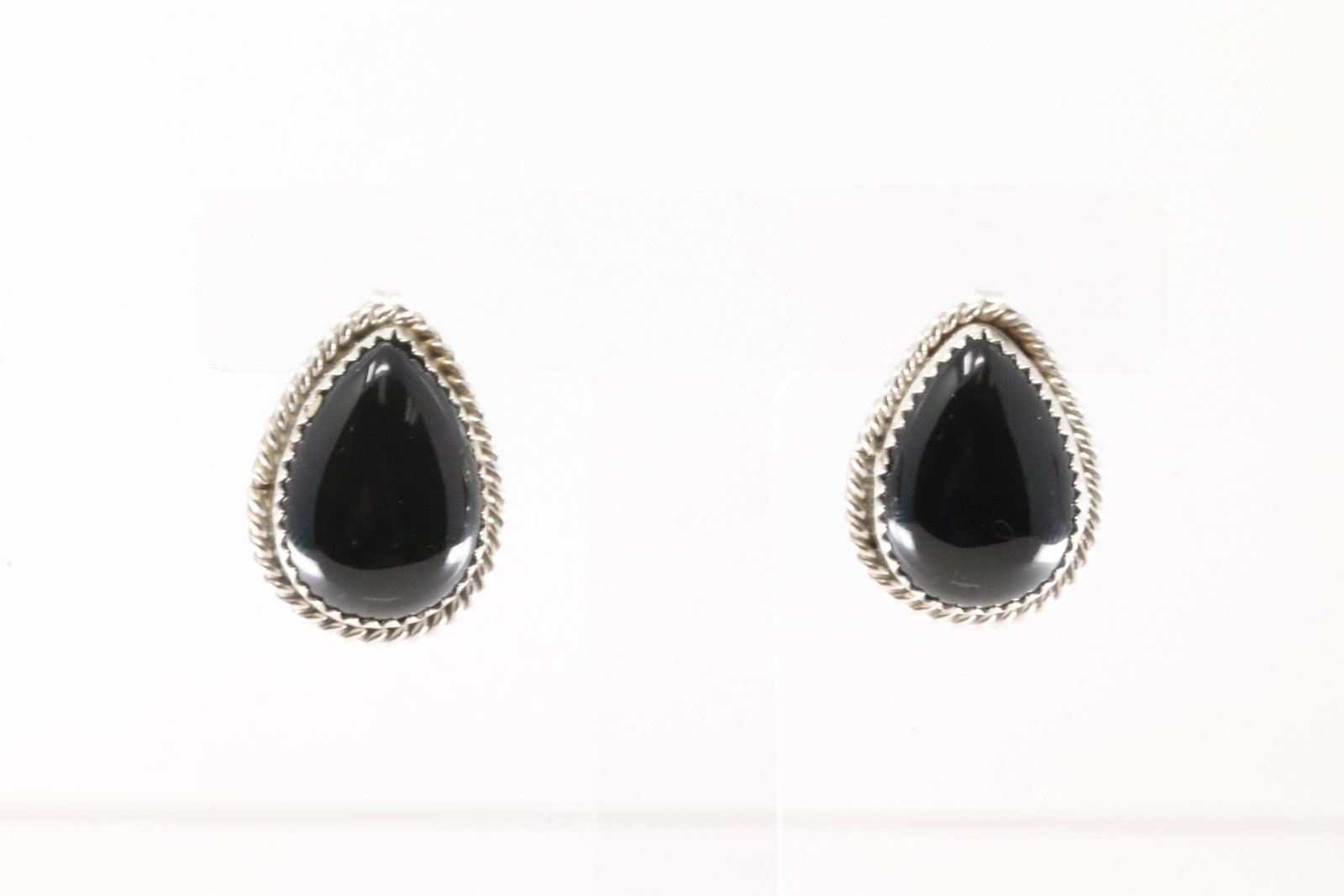 Native America Navajo Sterling Silver Black Onyx Post Earring's By Freida Martinez.: This is a Native America Navajo Sterling Silver Black Onyx Post Earring's By Freida Martinez.