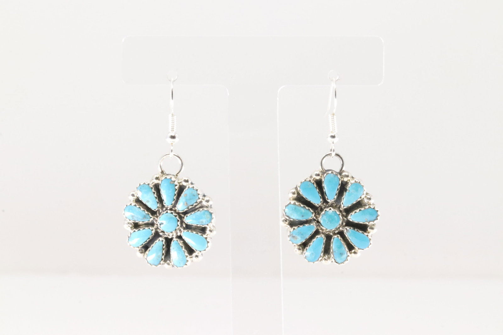 Native America Navajo Sterling Silver Kingman Turquoise Dangling Earring's By Alicia Wilson.: This is a Native America Navajo Sterling Silver Kingman Turquoise Dangling Earring's By Alicia Wilson.