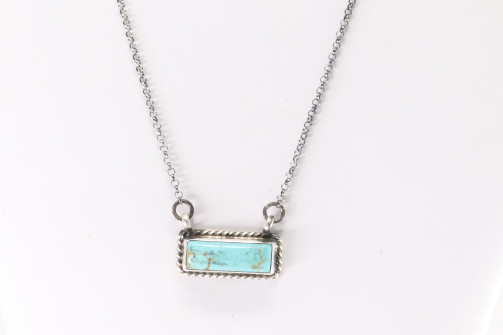 Native America Navajo Sterling Silver Kingman Turquoise Necklace By Augustine Largo.: This is a Native America Navajo Sterling Silver Kingman Turquoise Necklace By Augustine Largo. Necklace length: 18.00"