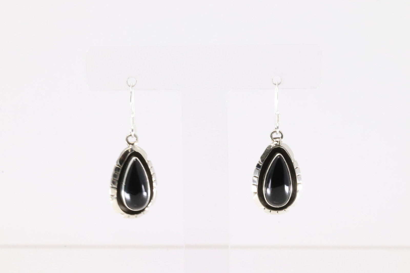 Native America Navajo Sterling Silver Black Onyx Dangling Earring's By Amos Begay.: This is a Native America Navajo Sterling Silver Black Onyx Dangling Earring's By Amos Begay.
