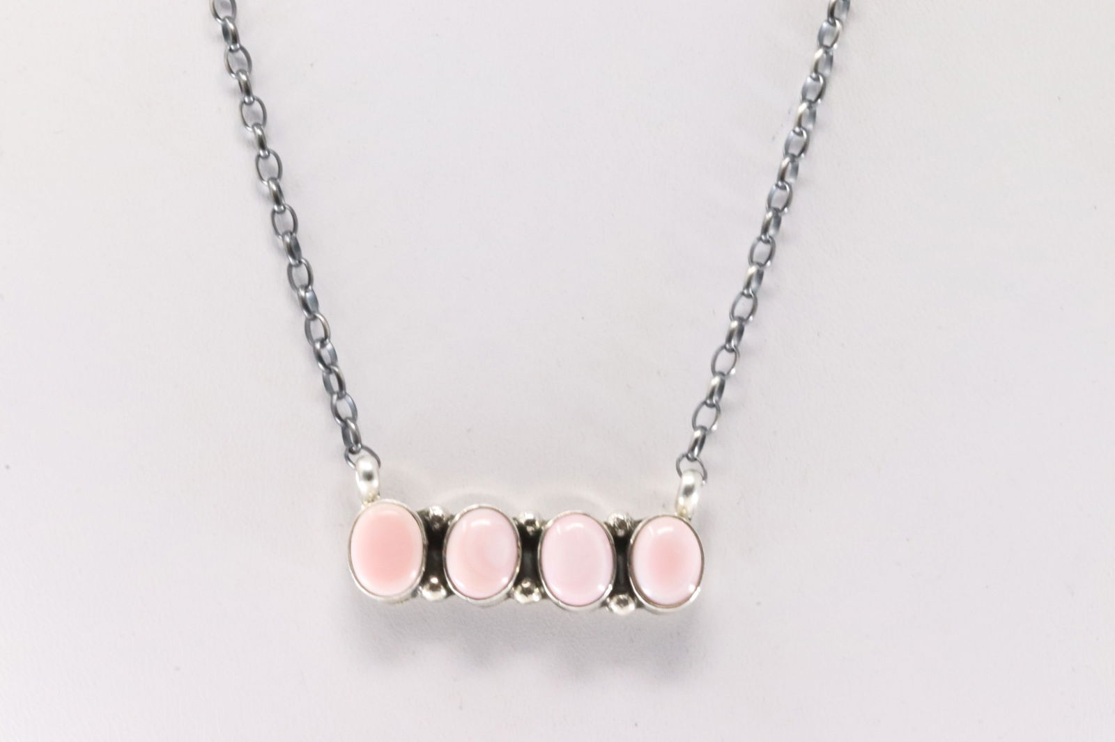 Native America Navajo Sterling Silver Pink Conch Shell Necklace By Sheila Becenti. (1 of 4)