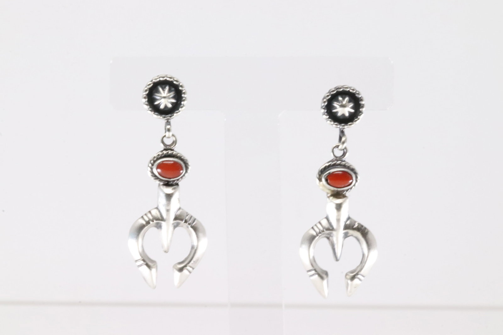 Native America Navajo Sterling Silver Coral Naja Post / Dangling Earring's By Gary Shorty.: This is a Native America Navajo Sterling Silver Coral Naja Post / Dangling Earring's By Gary Shorty.