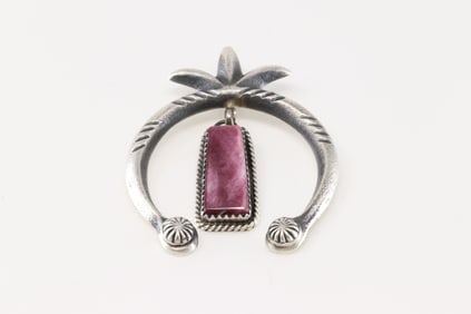 Native America Navajo Sterling Silver Purple Spiny Oyster Naja Pendant By V.C.