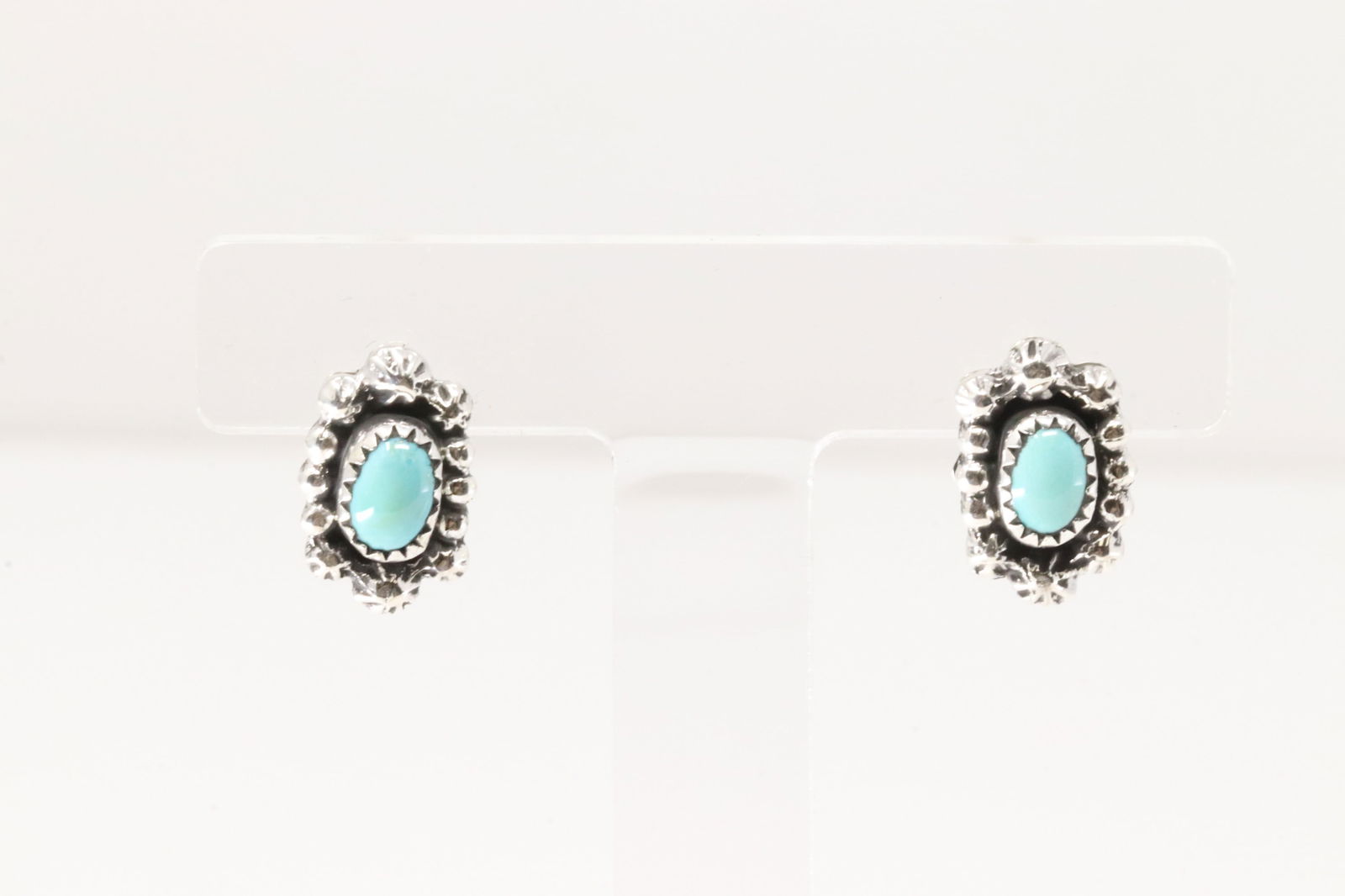 Native America Navajo Sterling Silver Turquoise Post Earring's By Mike Smith.: This is a Native America Navajo Sterling Silver Turquoise Post Earring's By Mike Smith.