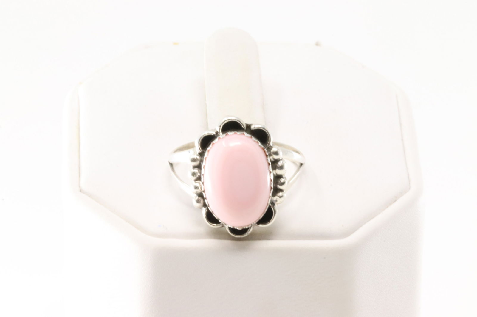 Native America Navajo Sterling Silver Pink Conch Shell Ring. (1 of 4)