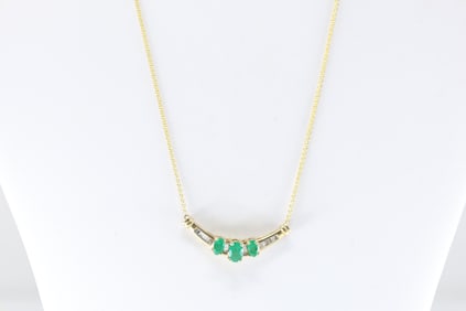 Elegant Emerald & Diamond Necklace 14Kt.