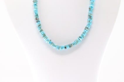 Native America Navajo Sterling Silver Turquoise Necklace.