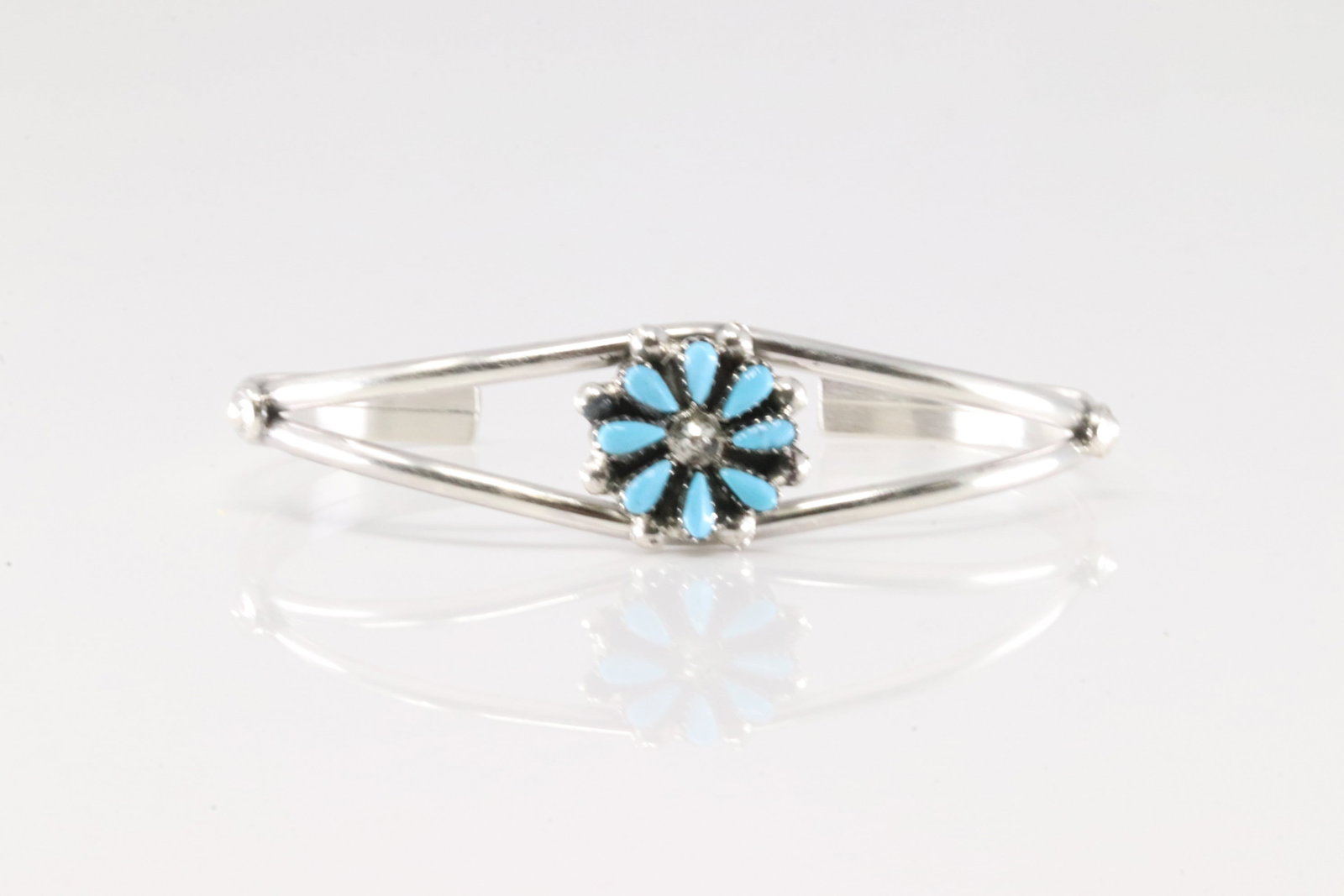 Native America Zuni Sterling Silver Turquoise Bracelet Cuff By David & Sarita Leekity.: This is a Native America Zuni Sterling Silver Turquoise Bracelet Cuff By David & Sarita Leekity.