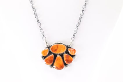 Native America Navajo Sterling Silver Spiny Osyter Necklace By Augustine Largo.