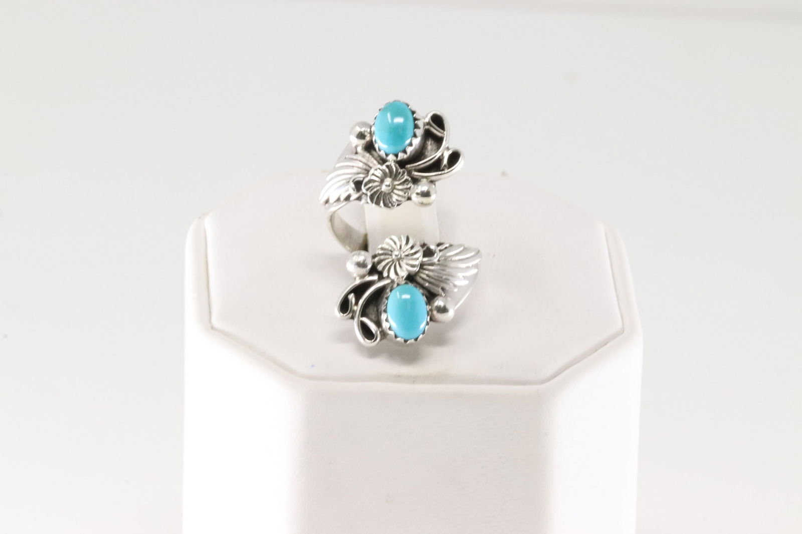 Native America Navajo Sterling Silver Turquoise Ring Floral. (1 of 4)