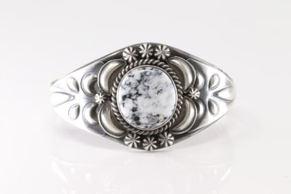 Native America Navajo Sterling Silver White Buffalo Bracelet Cuff By Ray Delgarito.