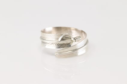 Native America Navajo Sterling Silver Feather Ring.
