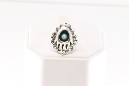 Native America Navajo Sterling Silver Bear Paw Turquoise Ring By Betty Hawthorne.