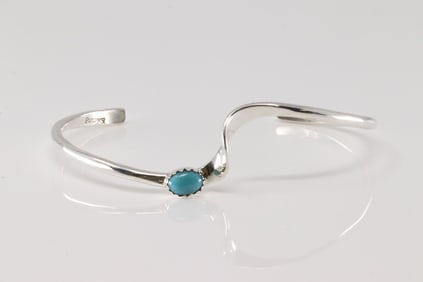 Native America Navajo Sterling Silver Turquoise Bracelet Cuff By Yolanda Skeets.