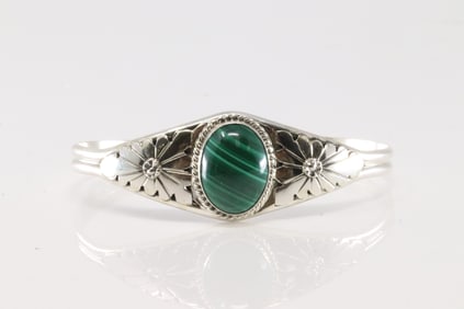 Native America Navajo Sterling Silver Malachite Stone Bracelet Cuff By Renee Yazzie.