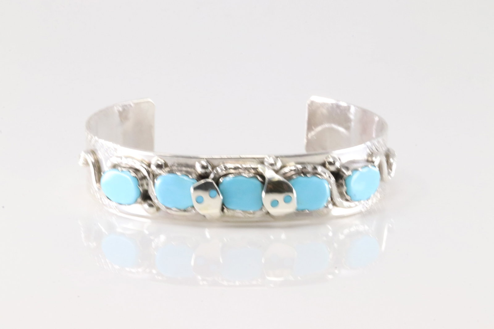 Native America Zuni Sterling Silver Kingman Turquoise Bracelet Cuff By Effie C.: This is a Native America Zuni Sterling Silver Kingman Turquoise Bracelet Cuff By Effie C.