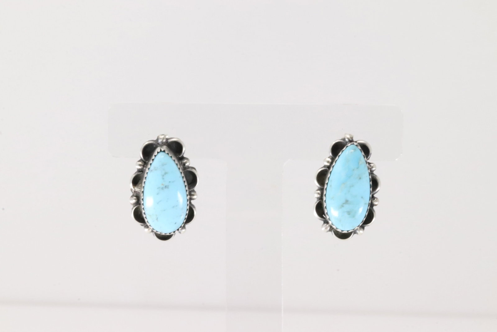 Native America Navajo Sterling Silver Kingman Turquoise Post Earring's By Freida Martinez.: This is a Native America Navajo Sterling Silver Kingman Turquoise Post Earring's By Freida Martinez.