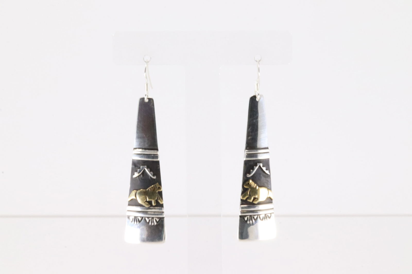 Native America Navajo Sterling Silver Dangling Earring's By T&R Singer. (1 of 4)