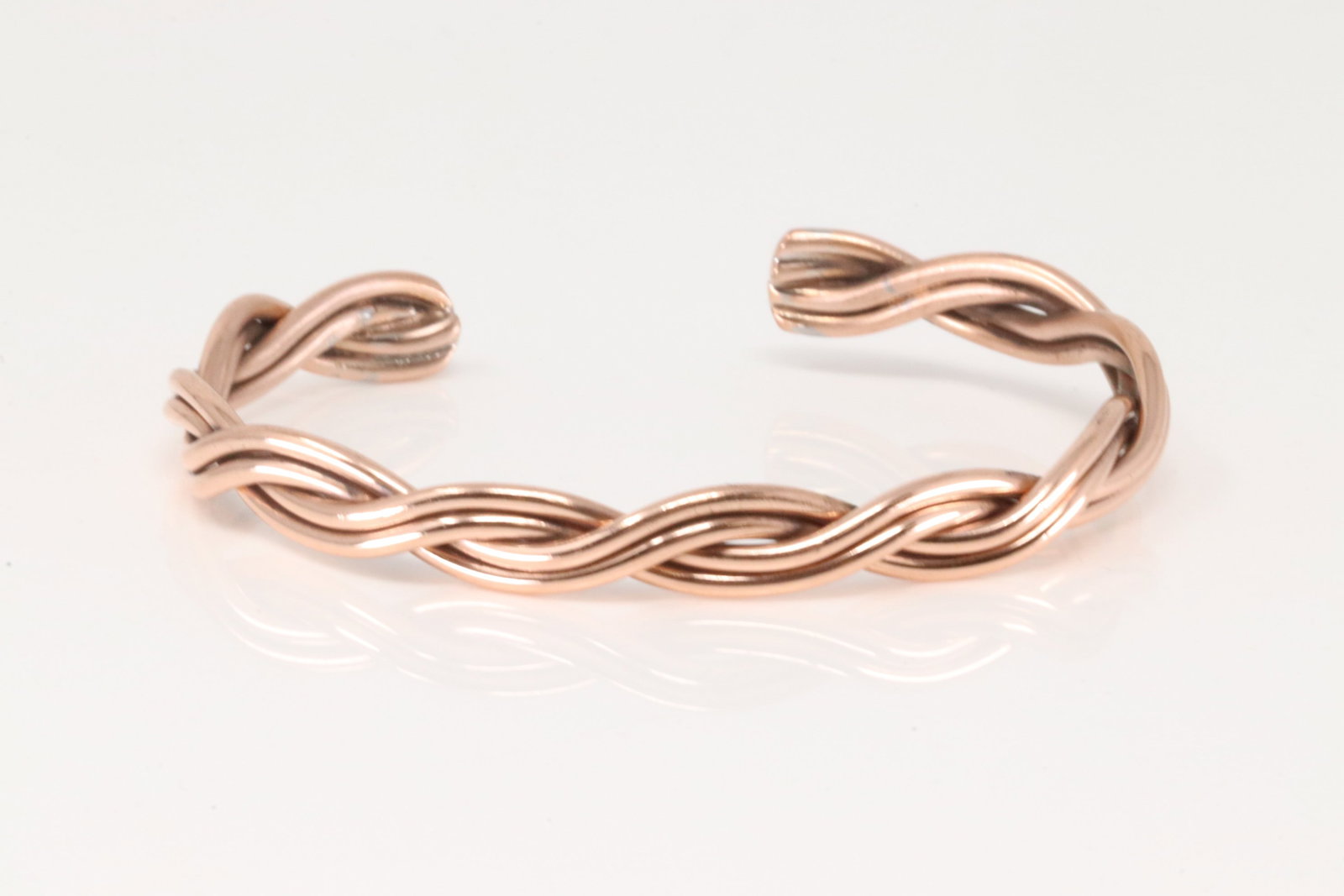 Native America Navajo Copper Bracelet Cuff By Elaine Tahe.: This is a Native America Navajo Copper Bracelet Cuff By Elaine Tahe.