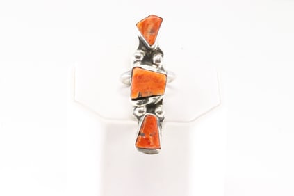 Native America Zuni Sterling Silver Spiny Oyster Ring By Jude Candelaria.