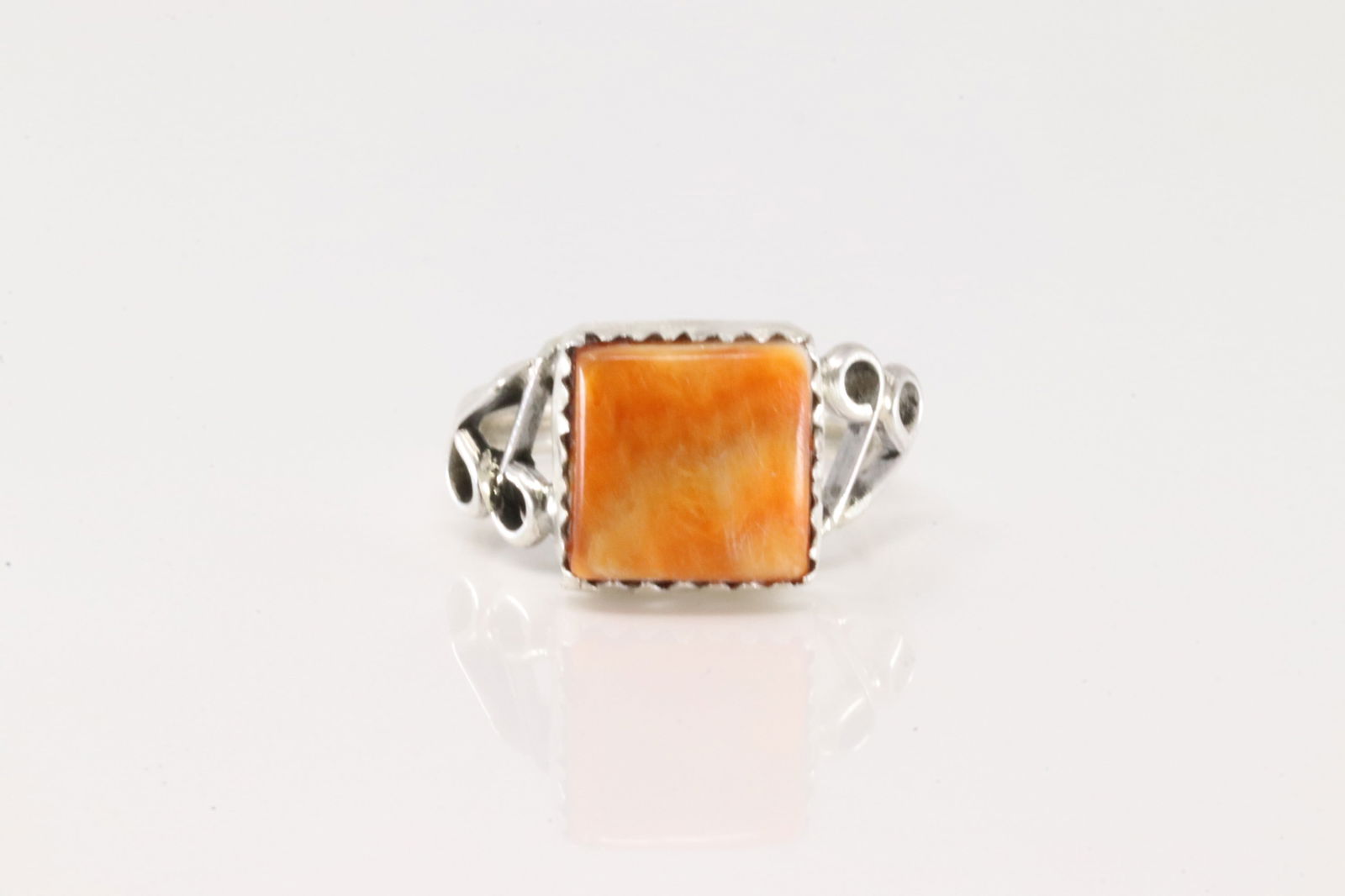 Native America Navajo Sterling Silver Spiny Oyster Ring By B. (1 of 4)