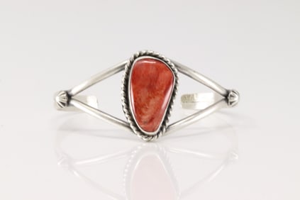 Native America Navajo Sterling Silver Spiny Osyter Bracelet Cuff By Augustine Largo.